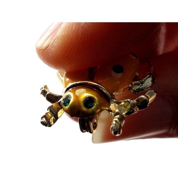 Vintage Peach Enamel Ladybug Brooch Green Rhinestone Eyes Gold Tone Pin - Picture 6 of 10